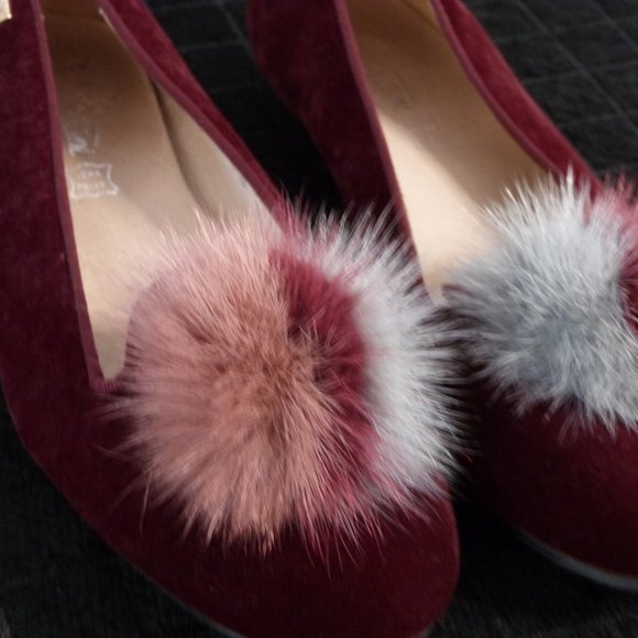 NWOT Girls Venettini Euro Size 37: Deep Red Velvet Pom Pom Dressy Flats Loafers - Picture 2 of 4